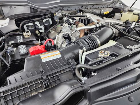 Used 2022 Ford F350 XLT w/ Black Appearance Package image 19