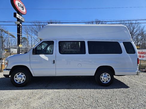 Used 2014 Ford E-350 and Econoline 350 Extended Super Duty w/ Power Group RWD image 4