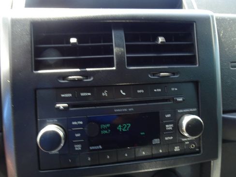 Used 2011 Jeep Liberty Sport image 31