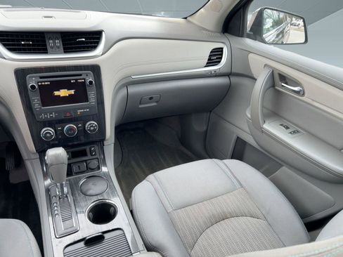 Certified 2017 Chevrolet Traverse LT image 29
