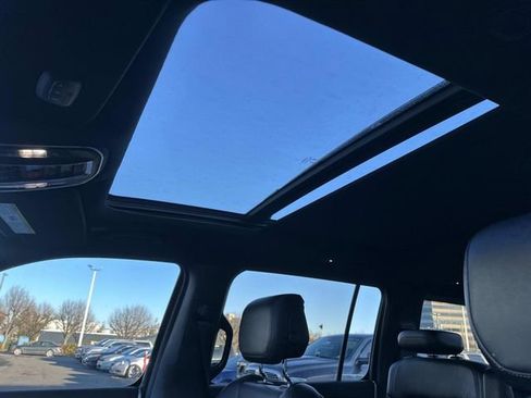 Used 2022 Jeep Wagoneer Series III w/ Premium Group I image 22