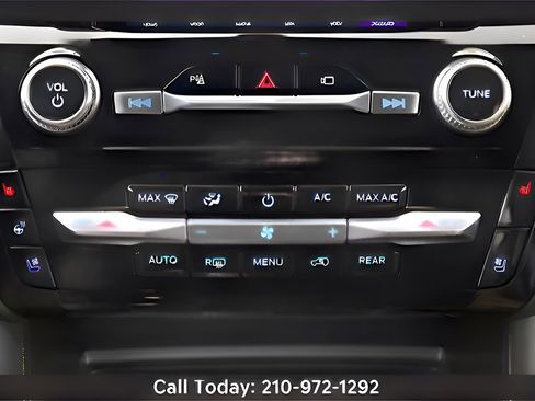 Used 2023 Ford Explorer King Ranch w/ Technology Package image 20