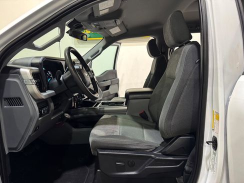 Used 2023 Ford F250 XLT w/ FX4 Off-Road Package image 12