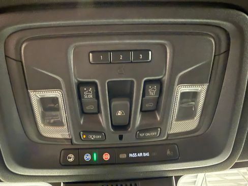 Used 2022 Chevrolet Silverado 1500 ZR2 w/ Technology Package AWD/4WD image 16