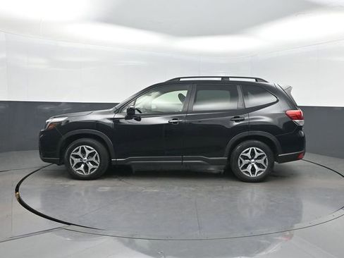 Used 2020 Subaru Forester Premium AWD/4WD image 2