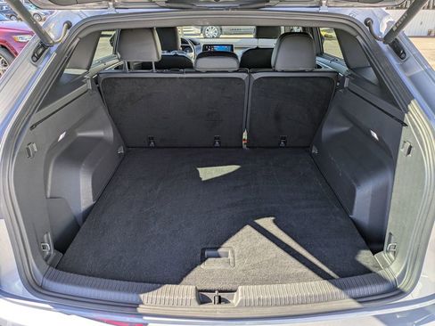 Used 2024 Volkswagen Atlas Cross Sport SE image 29