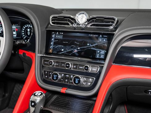 Used 2025 Bentley Bentayga Extended Wheelbase image 43