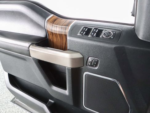 Used 2019 Ford F150 Lariat w/ Trailer Tow Package image 23