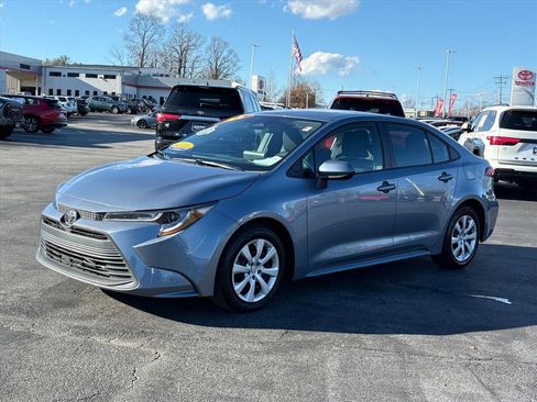 Used 2023 Toyota Corolla LE image 26