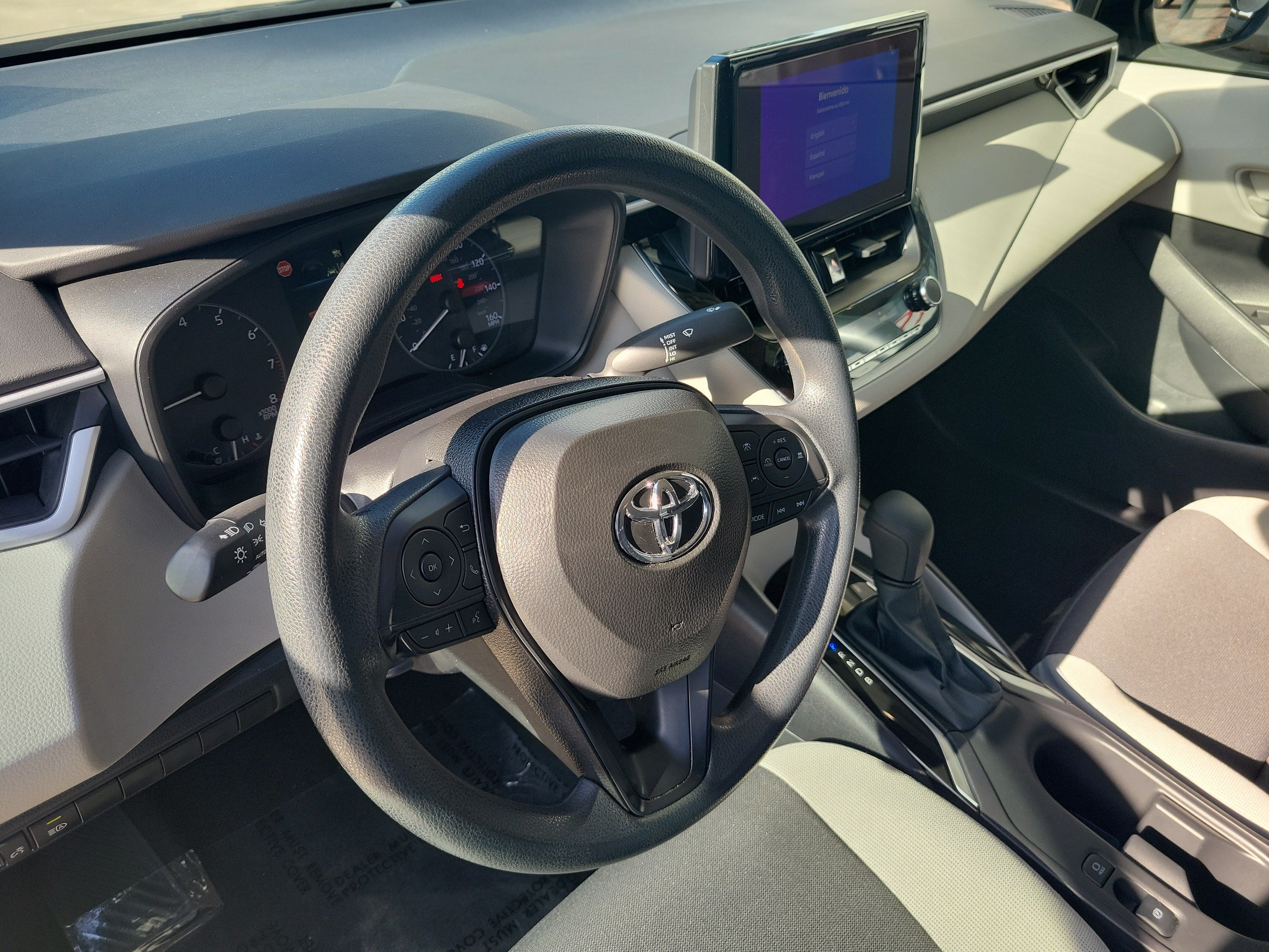 Used 2025 Toyota Corolla LE FWD image 23