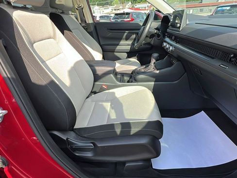 Used 2024 Honda CR-V EX image 13
