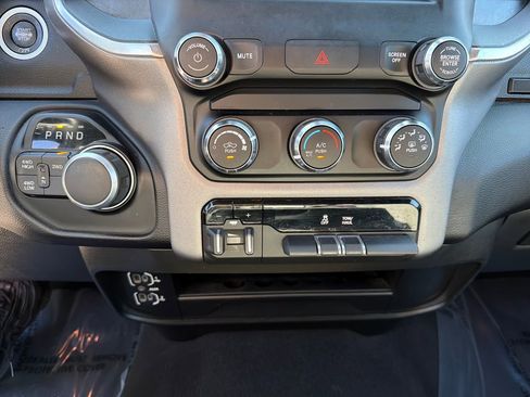 Used 2024 RAM 2500 Big Horn AWD/4WD image 31