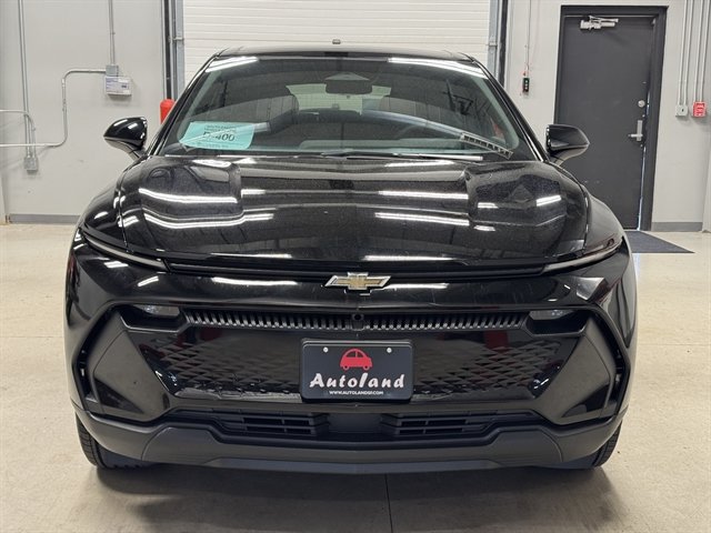 Used 2025 Chevrolet Equinox EV LT FWD image 2