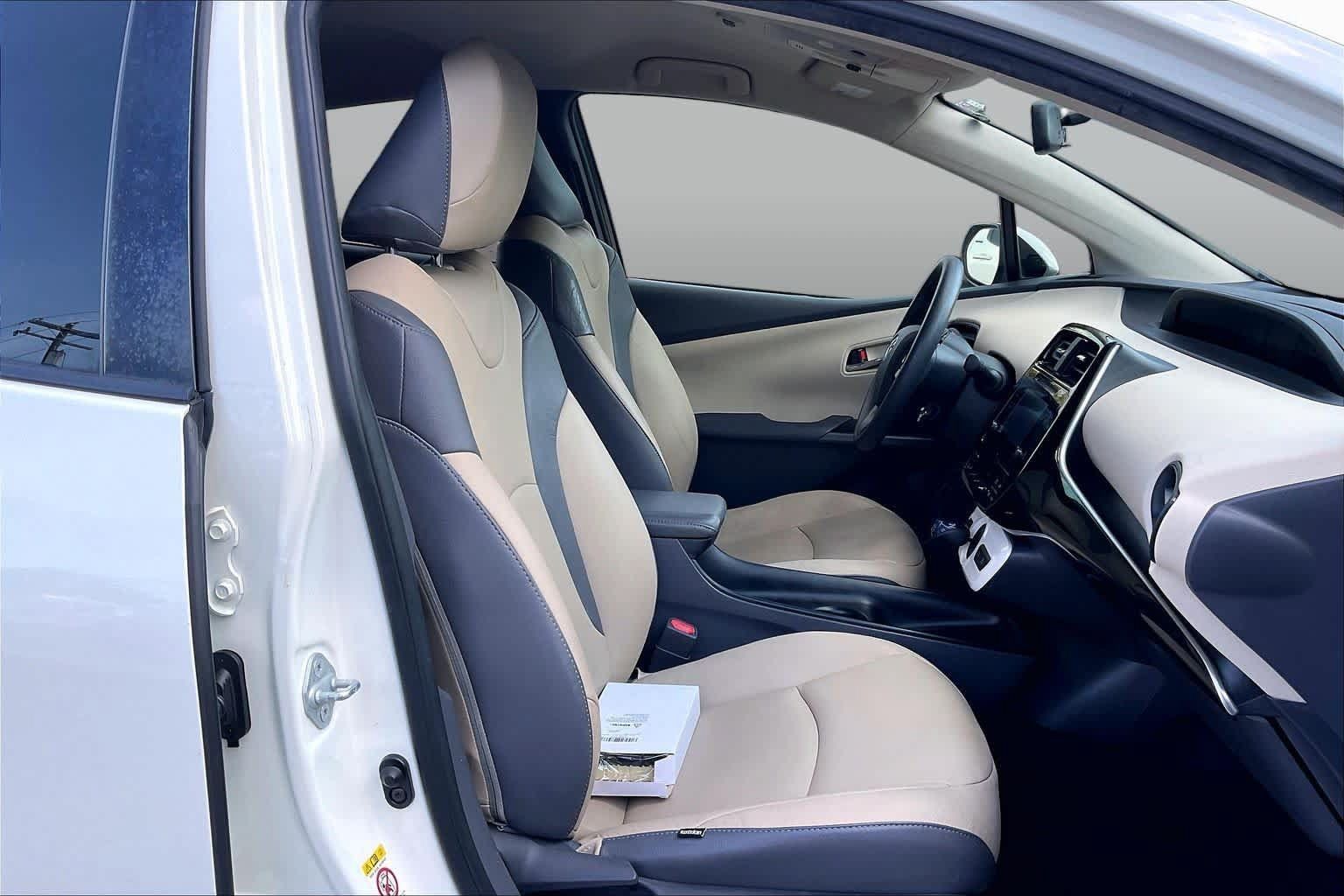 Used 2016 Toyota Prius Two FWD image 9