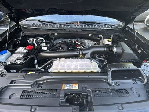 Used 2025 Ford Expedition Platinum AWD/4WD image 37