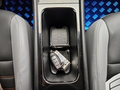 Used 2021 Nissan Kicks SR w/ SR Premium Package FWD image 25