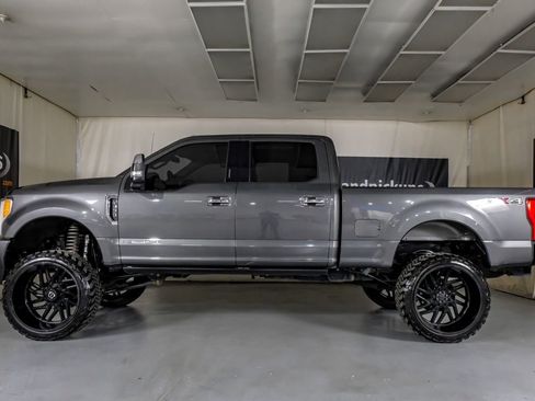 Used 2019 Ford F350 Lariat w/ Lariat Ultimate Package AWD/4WD image 10