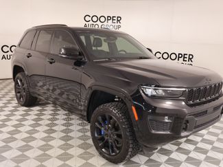 Used 2023 Jeep Grand Cherokee Overland AWD/4WD video 1