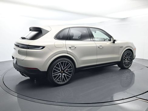 Certified 2026 Porsche Cayenne S AWD/4WD image 15