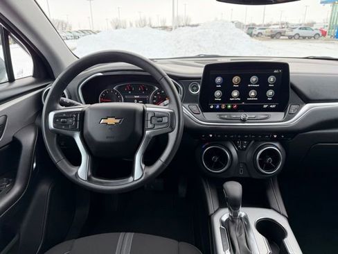 Used 2025 Chevrolet Blazer LT image 25