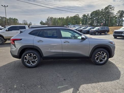 New 2026 Chevrolet Trax LT w/ Driver Confidence Package image 8