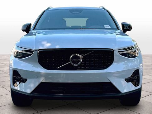 New 2026 Volvo XC40 B5 Plus w/ Climate Package AWD/4WD image 5