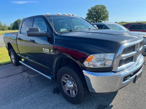 Used 2018 RAM 2500 Tradesman w/ Chrome Appearance Group AWD/4WD image 2