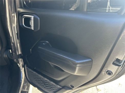 Used 2023 Jeep Gladiator Mojave w/ Cold Weather Group image 10