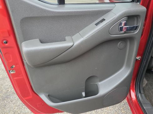 Used 2018 Nissan Frontier PRO-4X image 35