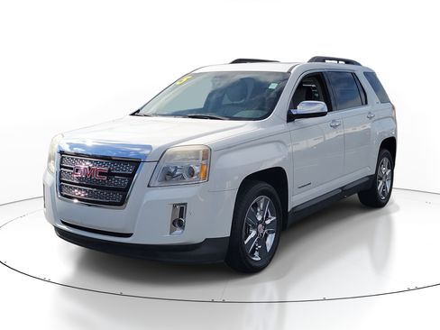 Used 2015 GMC Terrain SLT w/ Chrome Edition image 2
