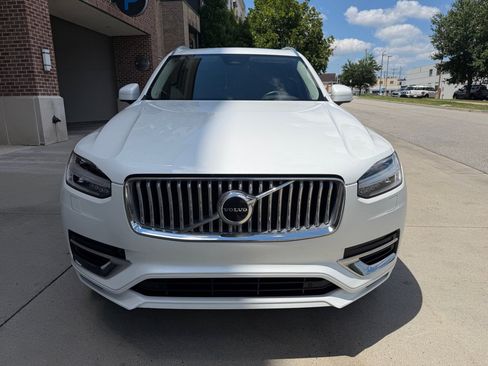 Used 2024 Volvo XC90 B5 Core AWD/4WD image 2