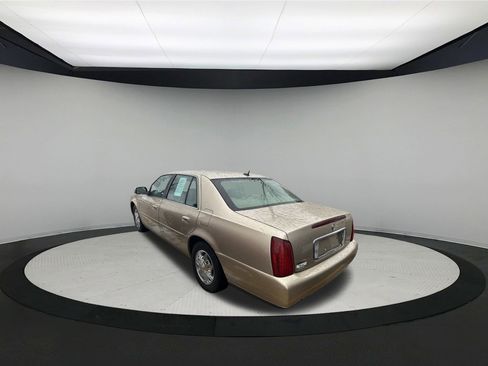 Used 2005 Cadillac De Ville w/ Deville Premium Package image 7