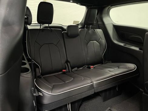 New 2026 Chrysler Pacifica Limited w/ S Appearance Package image 33
