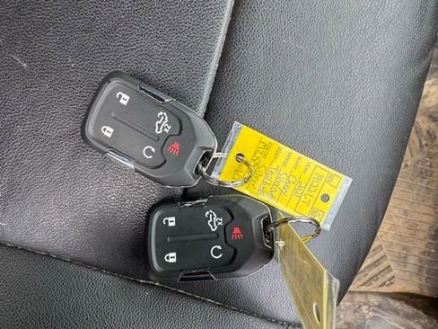 Used 2021 Chevrolet Silverado 1500 LT Trail Boss w/ Convenience Package II image 12