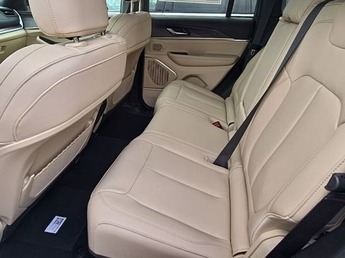 New 2026 Jeep Grand Cherokee Limited image 9