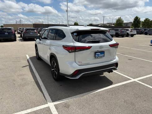 Used 2022 Toyota Highlander XSE AWD/4WD image 3