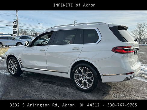 Used 2023 BMW X7 xDrive40i image 11