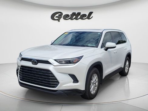 Used 2024 Toyota Grand Highlander XLE image 1