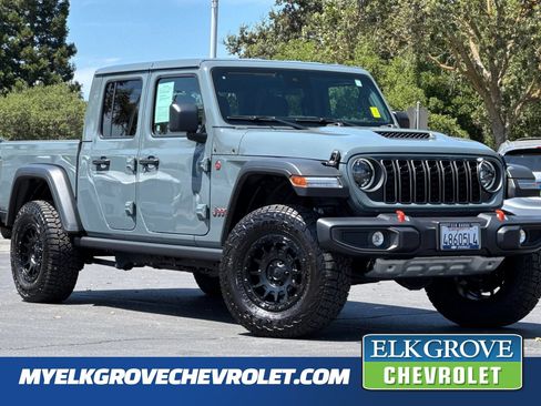 Used 2025 Jeep Gladiator Mojave w/ Safety Group AWD/4WD image 1