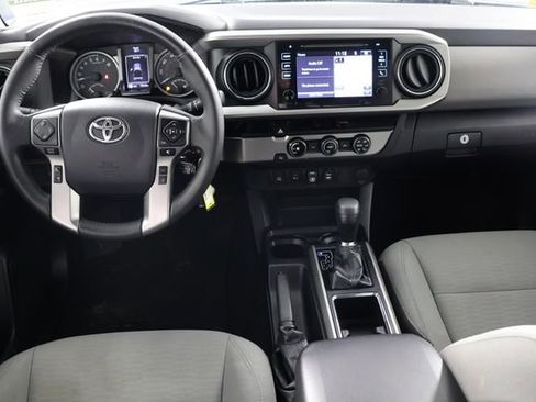 Used 2018 Toyota Tacoma SR5 image 2