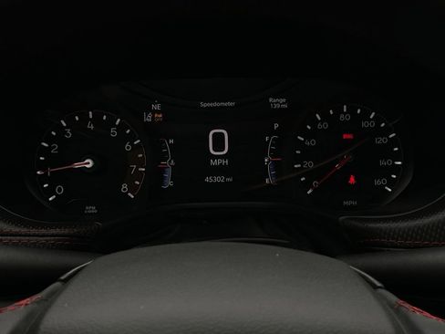 Used 2025 Jeep Compass Trailhawk AWD/4WD image 16