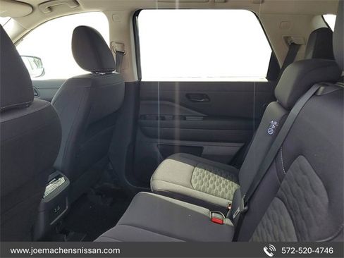 New 2025 Nissan Pathfinder SV image 26