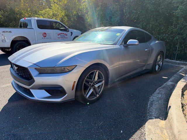 Used 2025 Ford Mustang Coupe RWD image 1