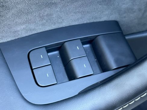 Used 2023 Tesla Model Y Performance AWD/4WD image 12