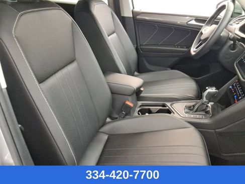 Used 2023 Volkswagen Tiguan SE image 16
