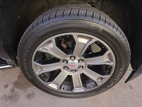 Used 2017 GMC Yukon SLE w/ Convenience Package image 32