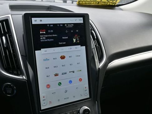 Used 2022 Ford Edge Titanium w/ Equipment Group 301A image 25