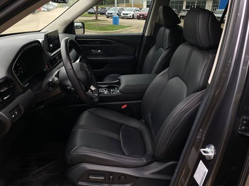 Used 2024 Honda Pilot EX-L image 10
