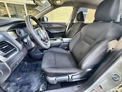 Used 2024 Nissan Rogue S FWD image 10