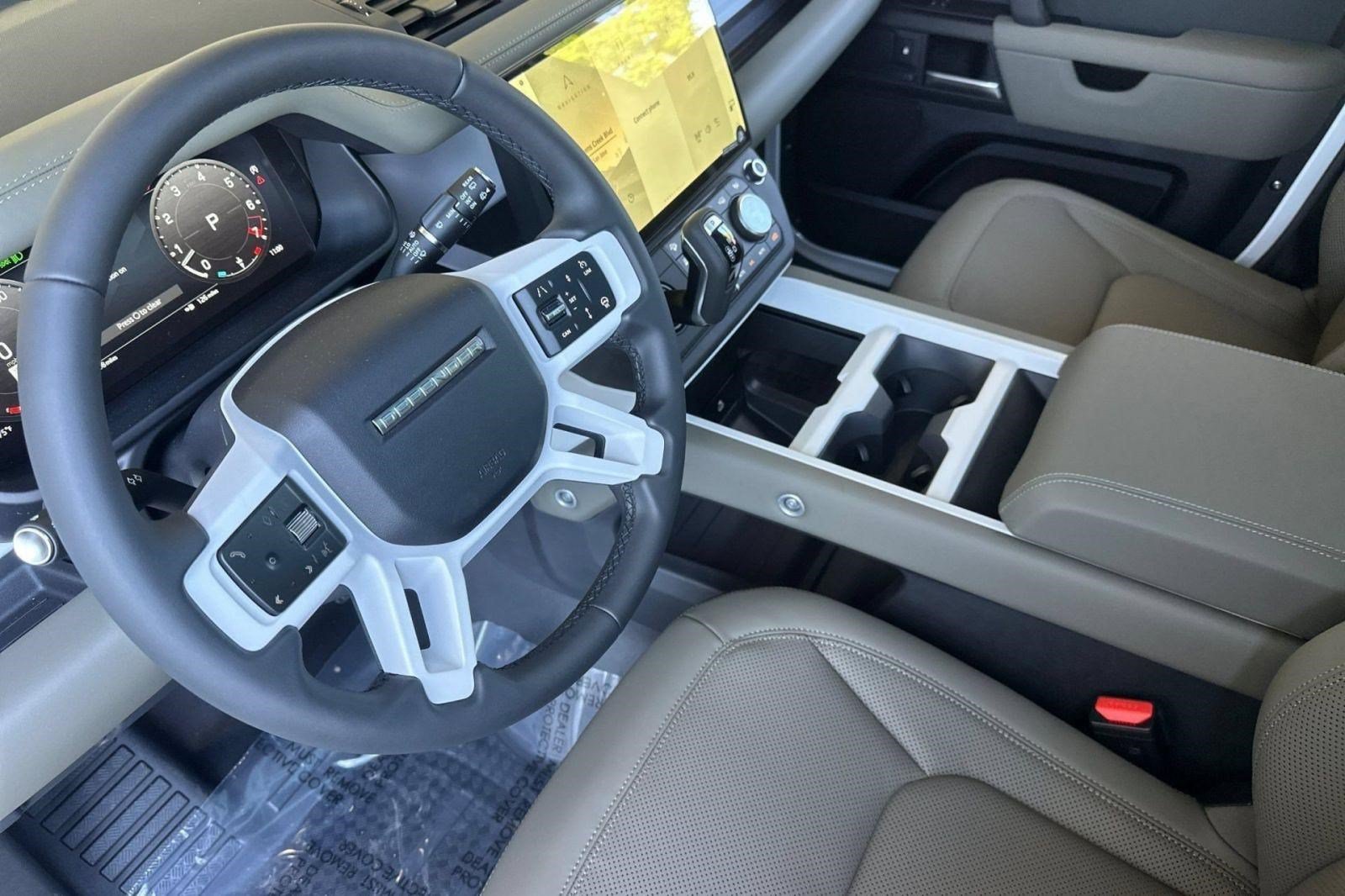New 2026 Land Rover Defender 110 X-Dynamic SE AWD/4WD image 3